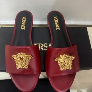 Versace Burgundy flat sandals size 39